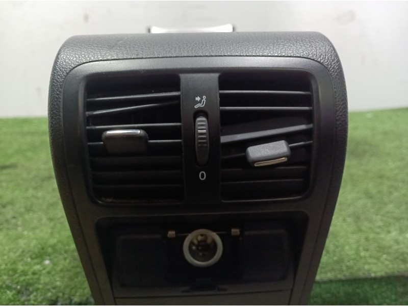 Recambio de consola central tras. para volkswagen passat berlina (3c2) advance referencia OEM IAM 3C0863319AD 3C0858329A 3C08642