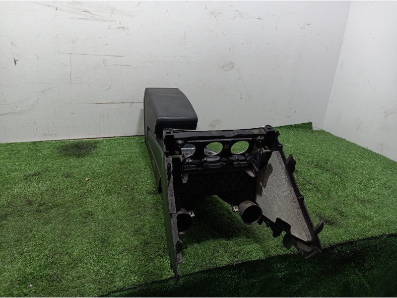 Recambio de consola central tras. para volkswagen passat berlina (3c2) advance referencia OEM IAM 3C0863319AD 3C0858329A 3C08642