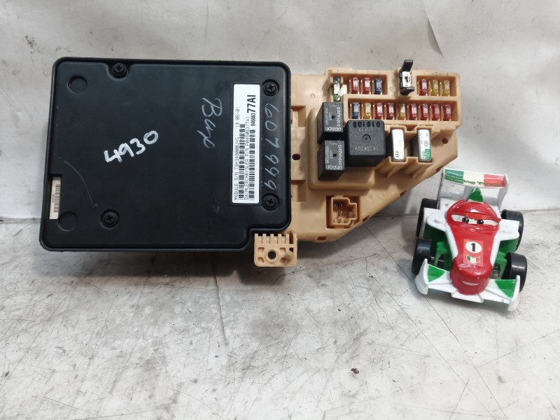 Recambio de caja reles / fusibles para chrysler sebring berlina (jr41) 2.0 le referencia OEM IAM 04606377AI 04606377AI 04606377A