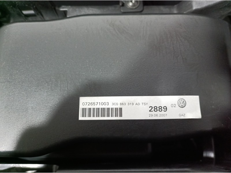 Recambio de consola central tras. para volkswagen passat berlina (3c2) advance referencia OEM IAM 3C0863319AD 3C0858329A 3C08642