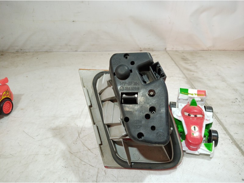 Recambio de piloto trasero maletero derecho para bmw serie 3 berlina (e46) 320d referencia OEM IAM 6907946 6907946 6907946