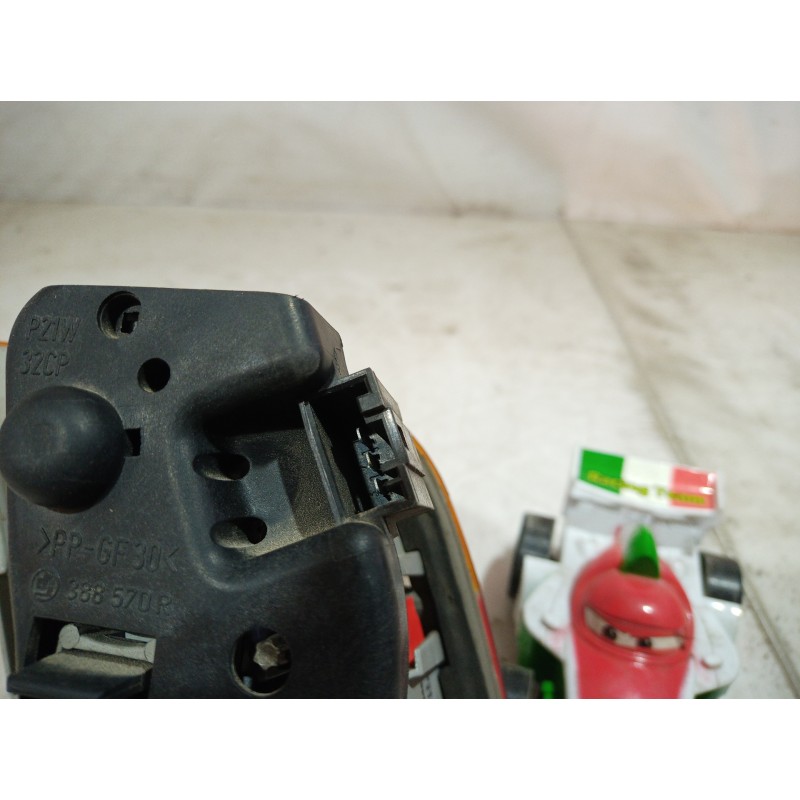 Recambio de piloto trasero maletero derecho para bmw serie 3 berlina (e46) 320d referencia OEM IAM 6907946 6907946 6907946