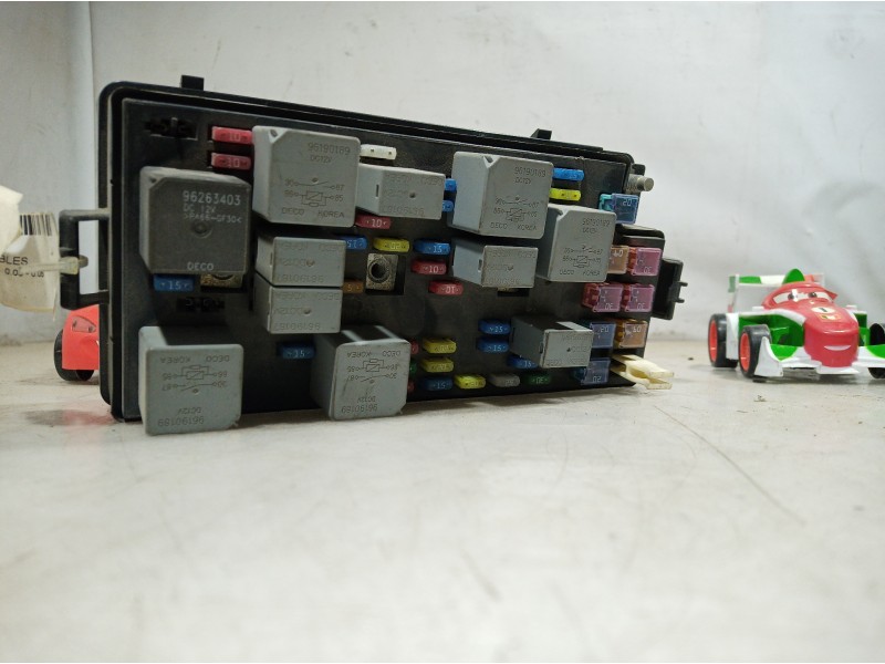Recambio de caja reles / fusibles para chevrolet evanda referencia OEM IAM 96422832 96422832 96422832