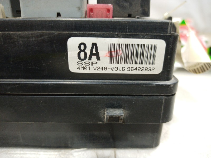 Recambio de caja reles / fusibles para chevrolet evanda referencia OEM IAM 96422832 96422832 96422832