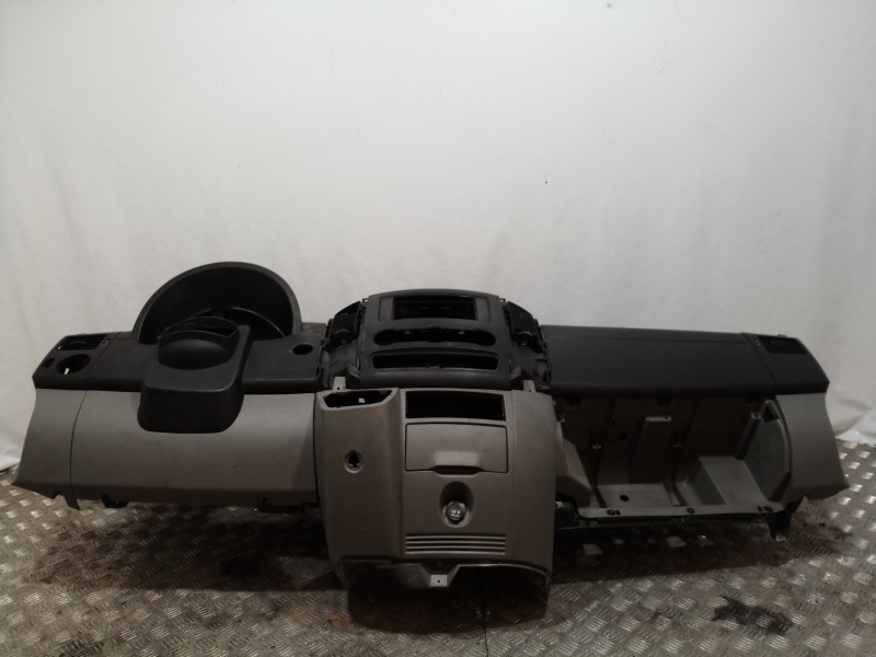 Recambio de salpicadero para volkswagen crafter caja cerrada 2.0 tdi referencia OEM IAM   
