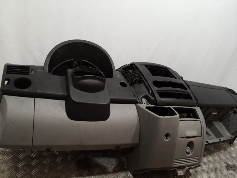 Recambio de salpicadero para volkswagen crafter caja cerrada 2.0 tdi referencia OEM IAM   