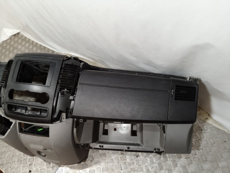 Recambio de salpicadero para volkswagen crafter caja cerrada 2.0 tdi referencia OEM IAM   