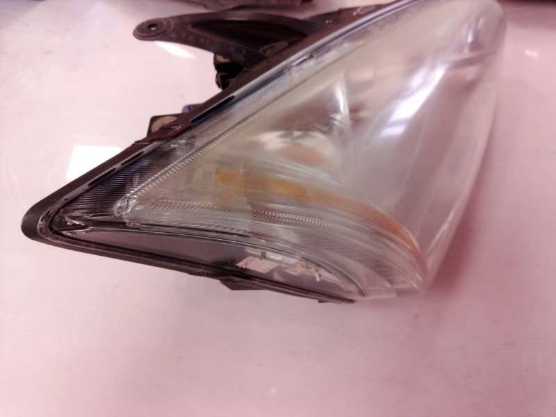 Recambio de faro derecho para ford focus berlina (cap) trend referencia OEM IAM 4M5113K060AA 4M5113K060AA VP4M5X13K060AA