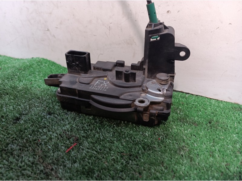 Recambio de cerradura puerta delantera derecha para opel astra h berlina cosmo referencia OEM IAM 13128112 13128112 13128112