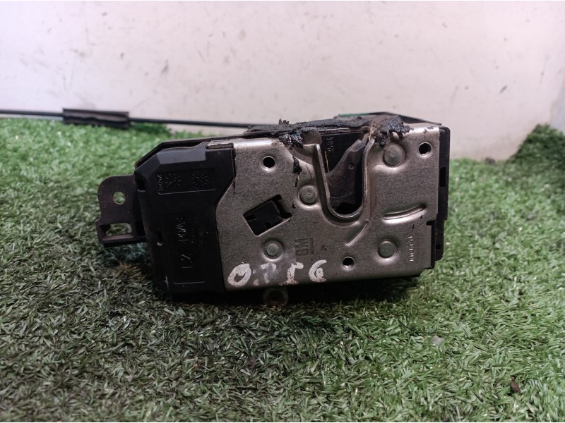 Recambio de cerradura puerta delantera izquierda para opel astra h berlina cosmo referencia OEM IAM 13128111 13128111 13128111