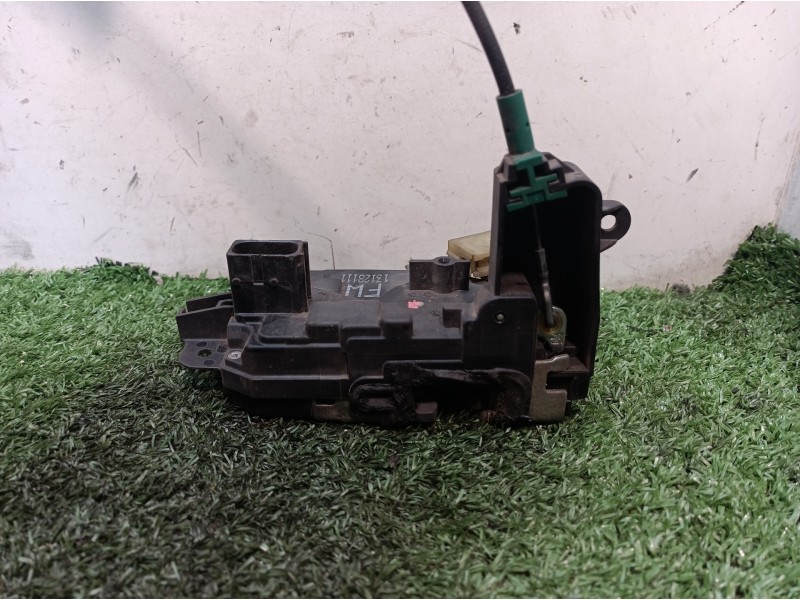 Recambio de cerradura puerta delantera izquierda para opel astra h berlina cosmo referencia OEM IAM 13128111 13128111 13128111