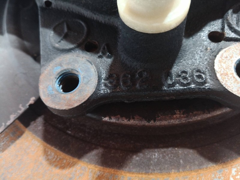 Recambio de mangueta trasera izquierda para mercedes-benz clase m (w163) 400 cdi (163.128) referencia OEM IAM   