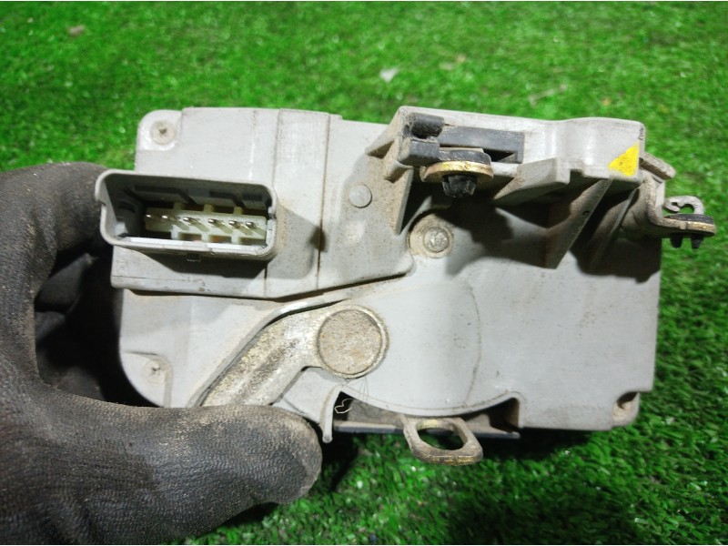 Recambio de cerradura puerta delantera derecha para peugeot 206 berlina gti referencia OEM IAM   