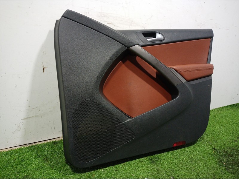 Recambio de guarnecido puerta delantera derecha para volkswagen tiguan (5n1) 2.0 tdi referencia OEM IAM 5N0012002A 5N0867012 5N1