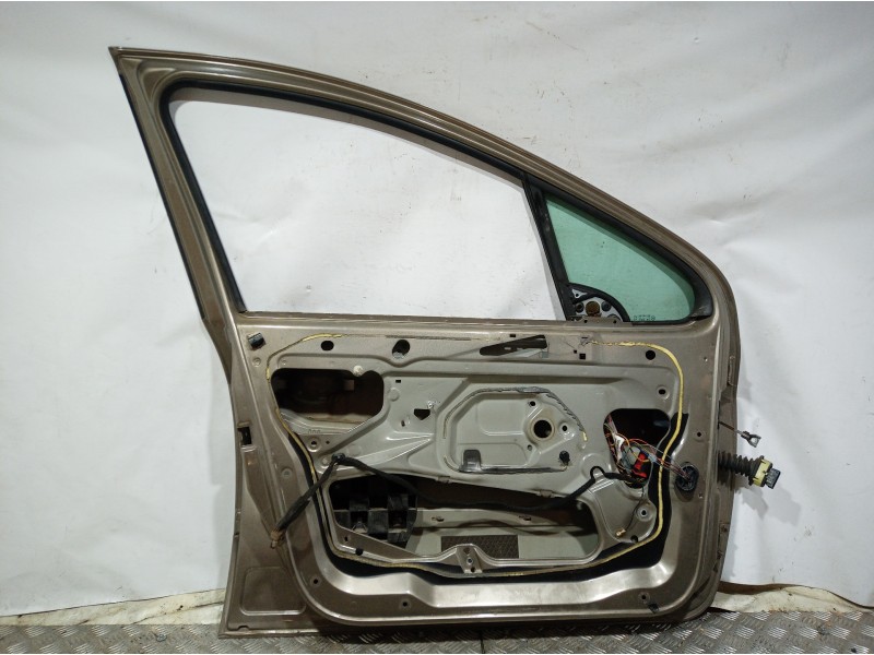 Recambio de puerta delantera izquierda para peugeot 307 break / sw (s1) 2.0 hdi cat referencia OEM IAM   