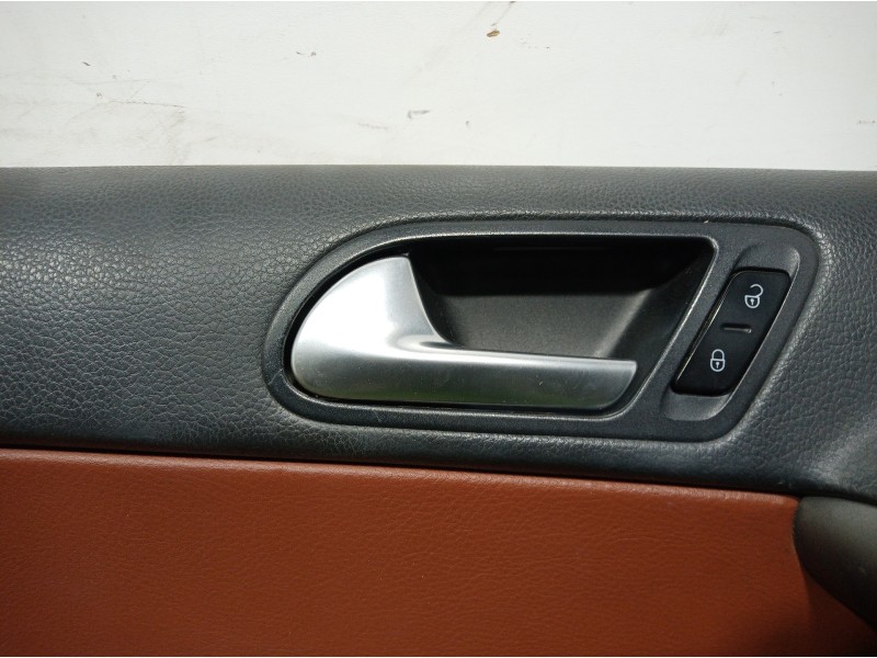 Recambio de guarnecido puerta delantera izquierda para volkswagen tiguan (5n1) 2.0 tdi referencia OEM IAM 5N0011002A 5N186725581