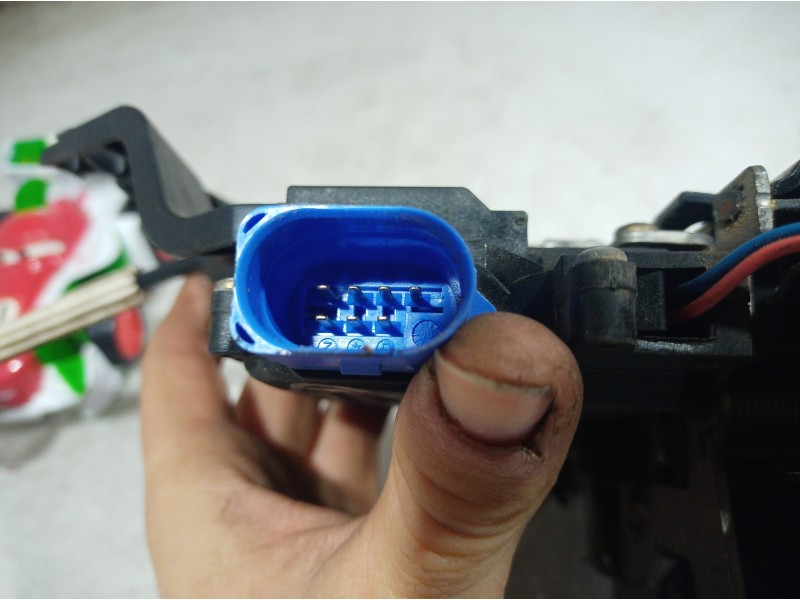 Recambio de cerradura puerta delantera derecha para volkswagen touareg (7la) tdi r5 referencia OEM IAM 7L0839016 7L0839016 7L083