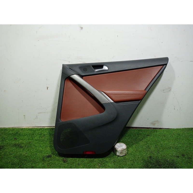 Recambio de guarnecido puerta trasera derecha para volkswagen tiguan (5n1) 2.0 tdi referencia OEM IAM 5N0212000B 5N0212000B 5N08