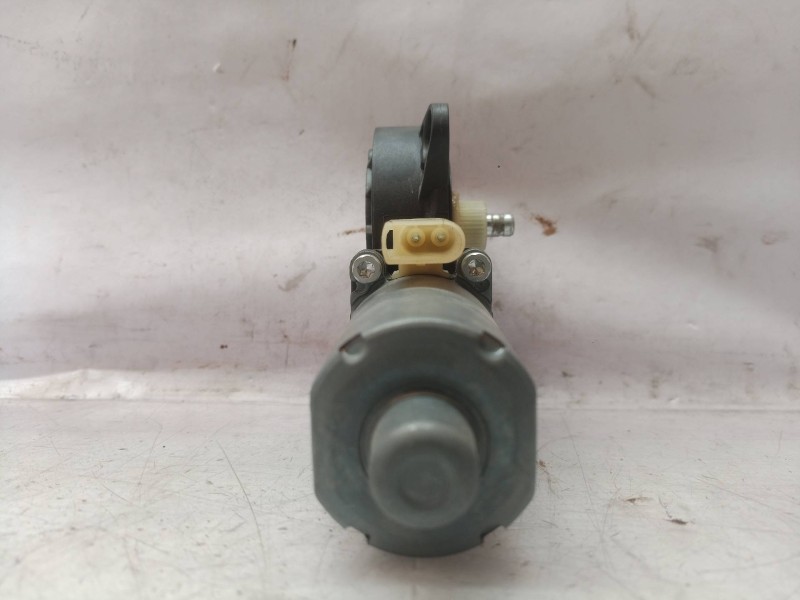 Recambio de motor elevalunas delantero derecho para ford fiesta (cbk) referencia OEM IAM 2S61A23200 2S61A045H16A 2S61A23200