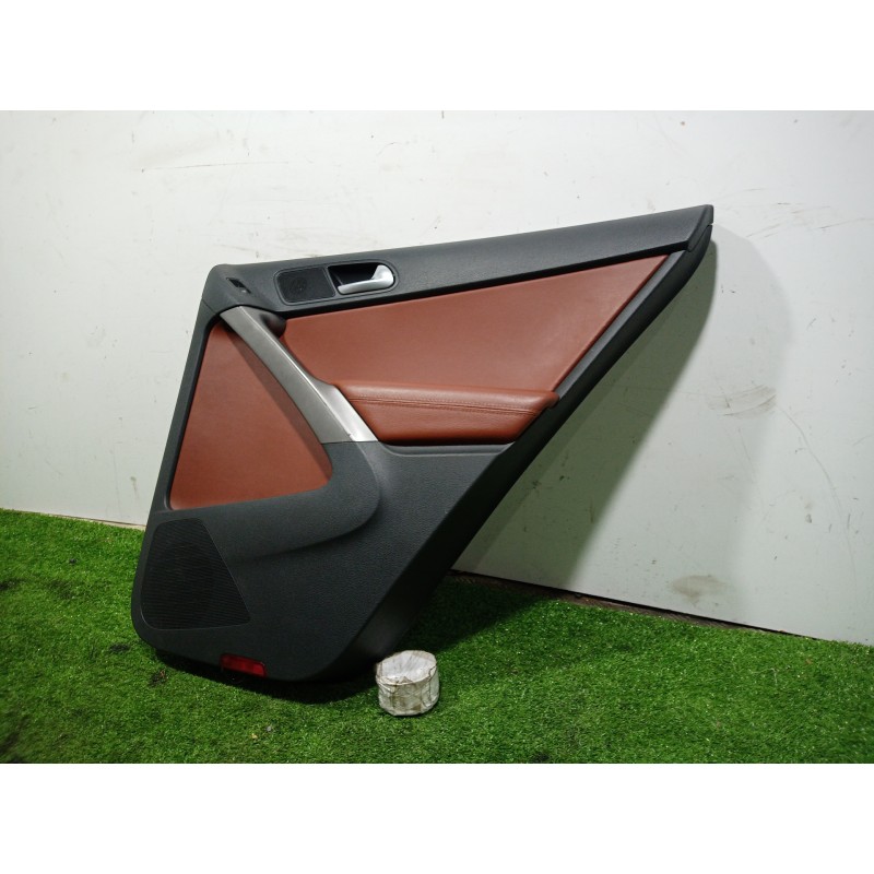 Recambio de guarnecido puerta trasera derecha para volkswagen tiguan (5n1) 2.0 tdi referencia OEM IAM 5N0212000B 5N0212000B 5N08