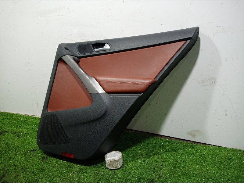 Recambio de guarnecido puerta trasera derecha para volkswagen tiguan (5n1) 2.0 tdi referencia OEM IAM 5N0212000B 5N0212000B 5N08