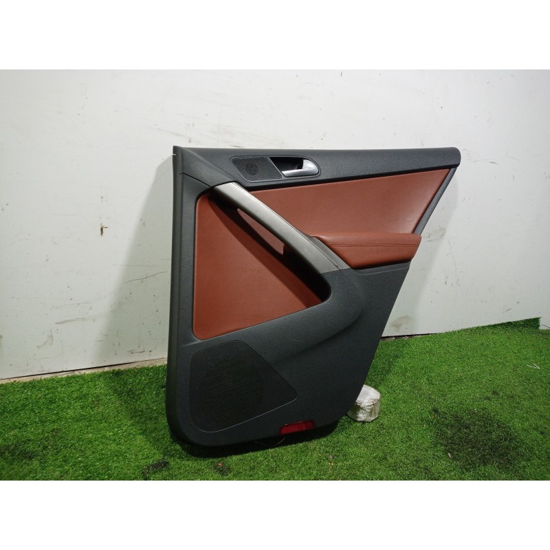Recambio de guarnecido puerta trasera derecha para volkswagen tiguan (5n1) 2.0 tdi referencia OEM IAM 5N0212000B 5N0212000B 5N08