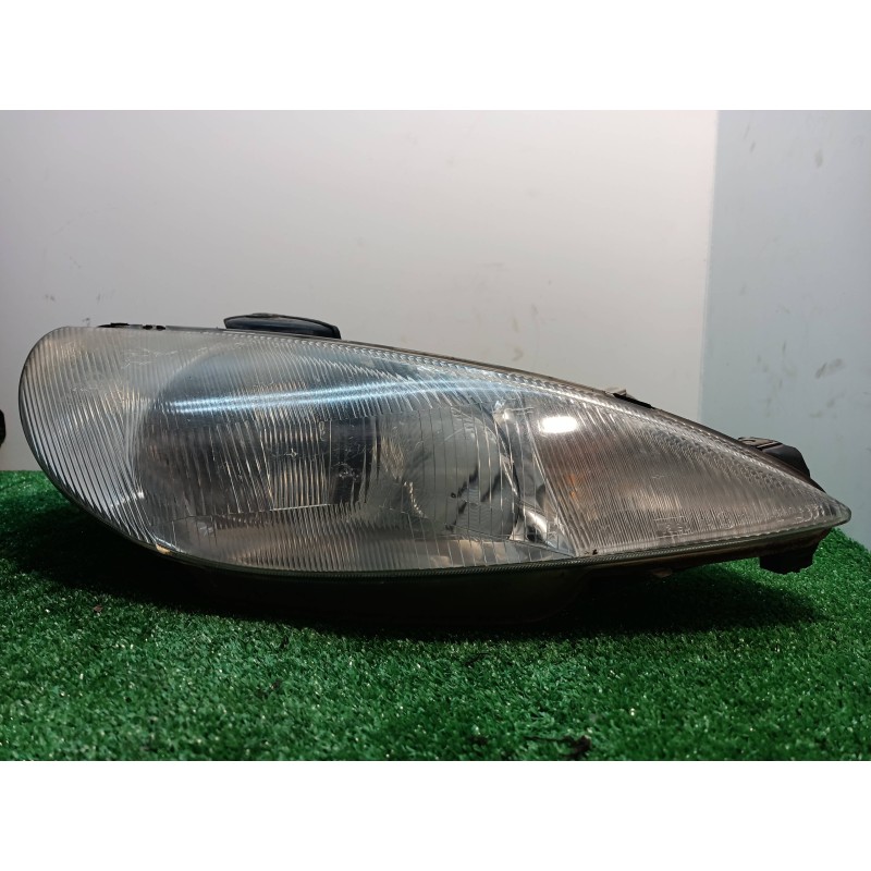 Recambio de faro derecho para peugeot 206 berlina referencia OEM IAM   