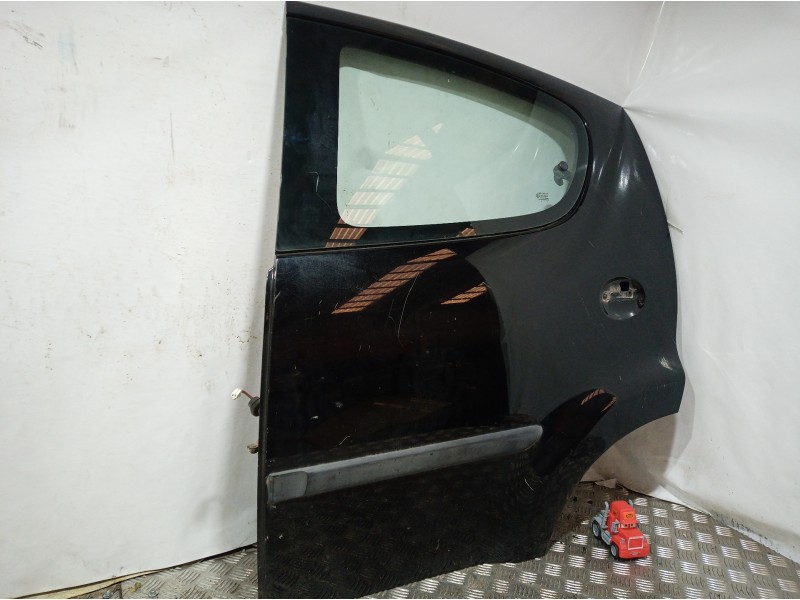 Recambio de puerta trasera izquierda para peugeot 107 básico referencia OEM IAM   