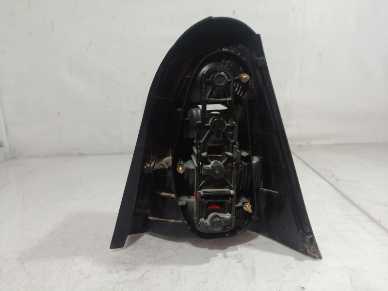 Recambio de piloto trasero izquierdo para mercedes-benz clase a (w168) 140 (168.031) referencia OEM IAM 16882027 16882027 168820