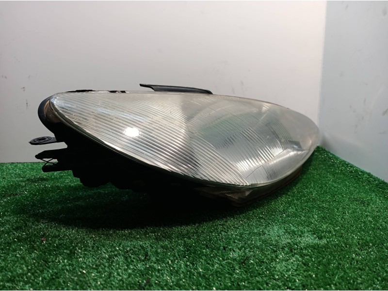 Recambio de faro derecho para peugeot 206 berlina referencia OEM IAM   