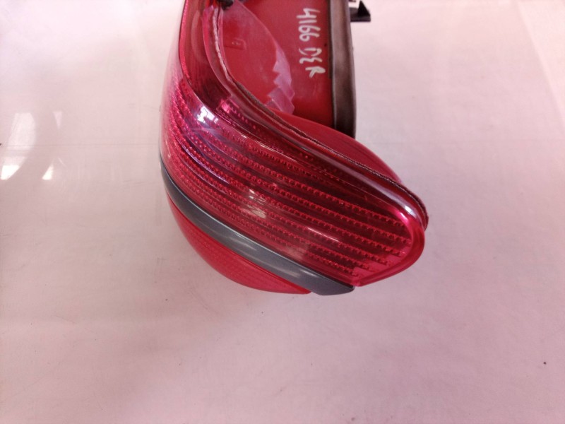 Recambio de piloto trasero derecho para peugeot 406 berlina (s1/s2) srdt referencia OEM IAM 9630364777 6351E8 9630364777