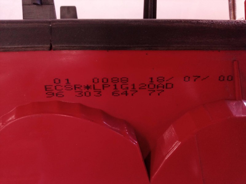 Recambio de piloto trasero derecho para peugeot 406 berlina (s1/s2) srdt referencia OEM IAM 9630364777 6351E8 9630364777