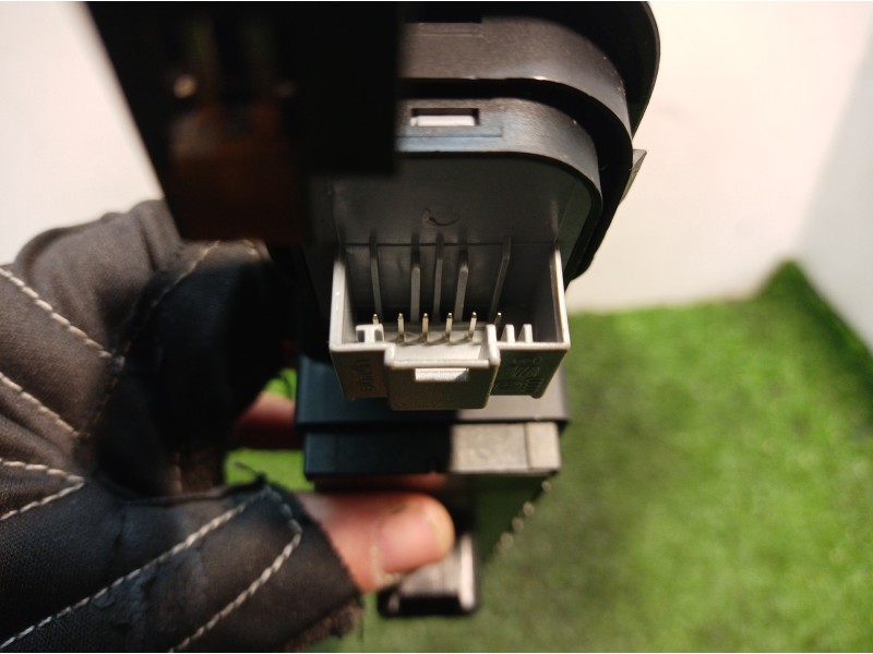 Recambio de mando elevalunas delantero izquierdo para volkswagen tiguan (5n1) 2.0 tdi referencia OEM IAM 1K4959857B 1K4959857B 1