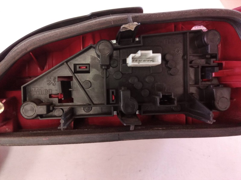 Recambio de piloto trasero izquierdo para peugeot 406 berlina (s1/s2) srdt referencia OEM IAM 9630364877 6350E8 9630364877