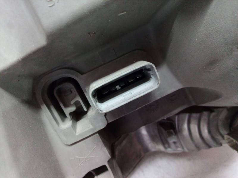 Recambio de faro izquierdo para renault mascott 3.0 diesel referencia OEM IAM 8200163516 8200163516 8200163516