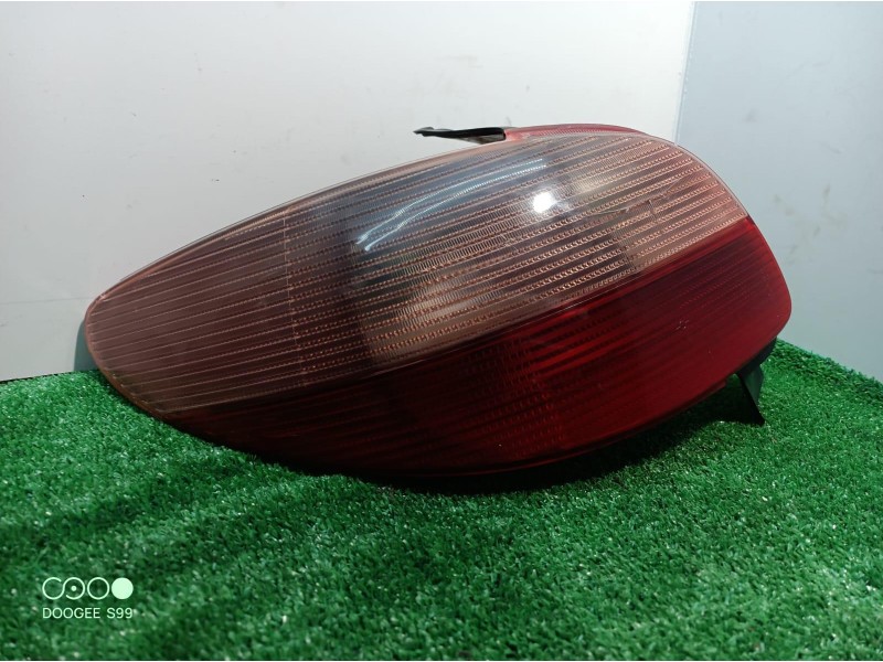 Recambio de piloto trasero izquierdo para peugeot 206 berlina referencia OEM IAM 2531G 2531G 2531G