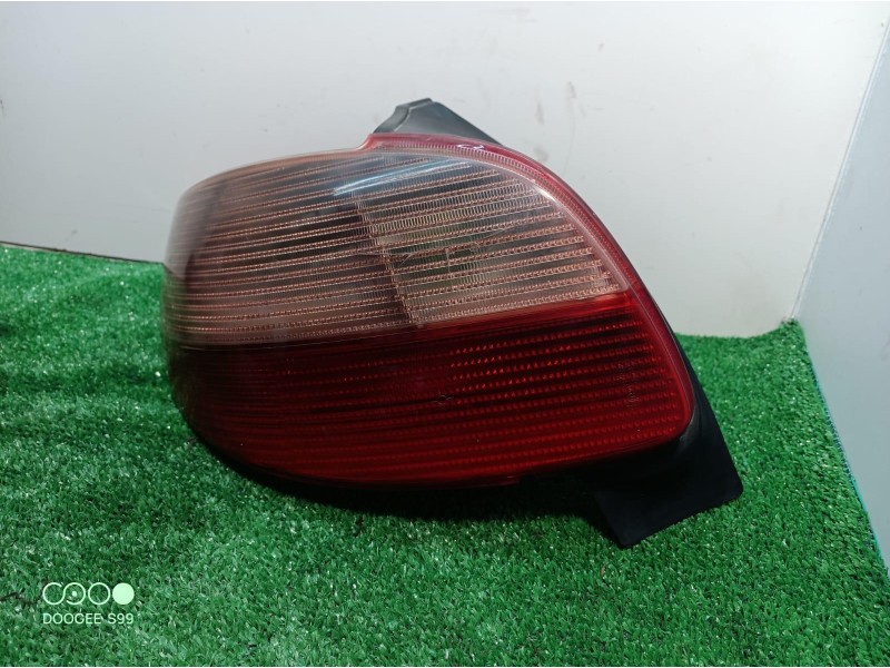 Recambio de piloto trasero izquierdo para peugeot 206 berlina referencia OEM IAM 2531G 2531G 2531G