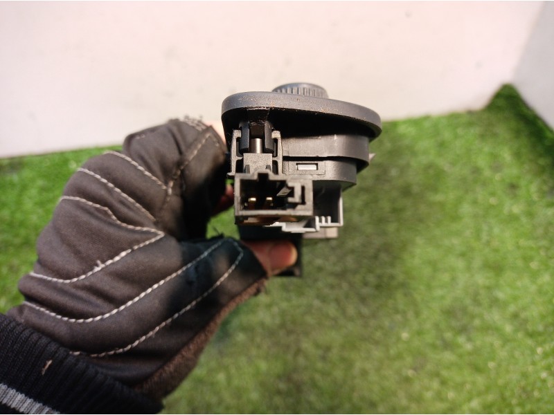 Recambio de mando elevalunas delantero izquierdo para volkswagen tiguan (5n1) 2.0 tdi referencia OEM IAM 1K4959857B 1K4959857B 1