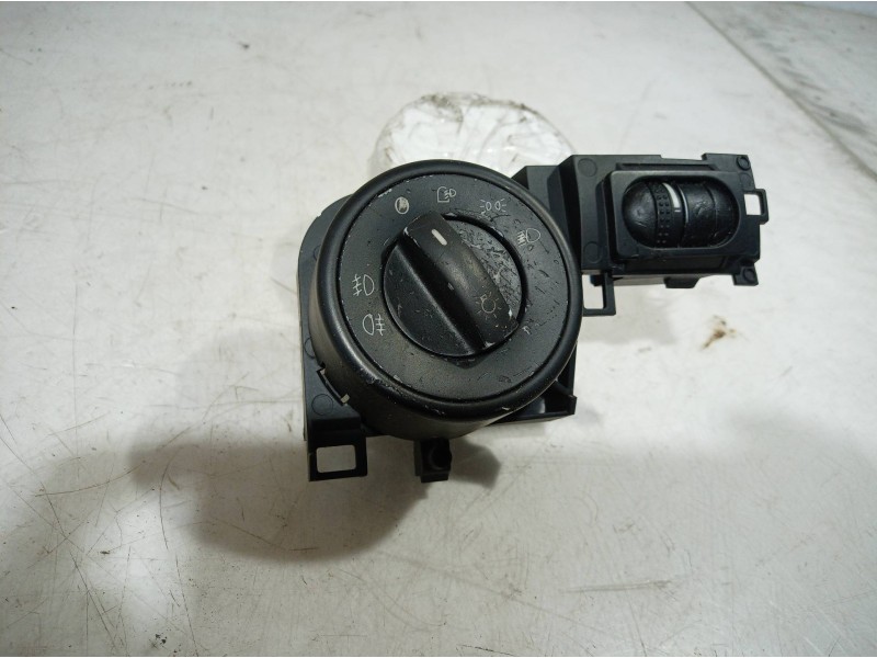 Recambio de mando luces para volkswagen touareg (7la) tdi r5 referencia OEM IAM 7L685890 7L685890 7L685890