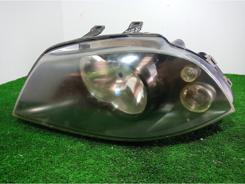 Recambio de faro izquierdo para seat ibiza (6l1) 1.4 16v referencia OEM IAM 89306230 89306230 5307530804