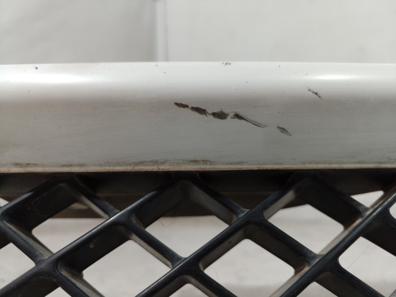 Recambio de rejilla paragolpes central para subaru justy j10 (kad) 1200 referencia OEM IAM   