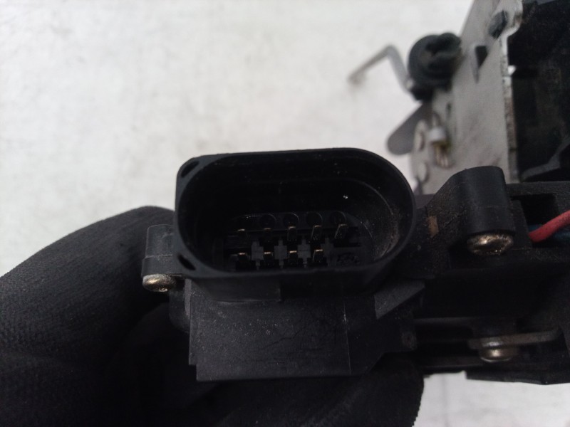 Recambio de cerradura puerta delantera izquierda para audi a4 avant (8e) referencia OEM IAM 4B1837015G 4B1837015G 4B1837015