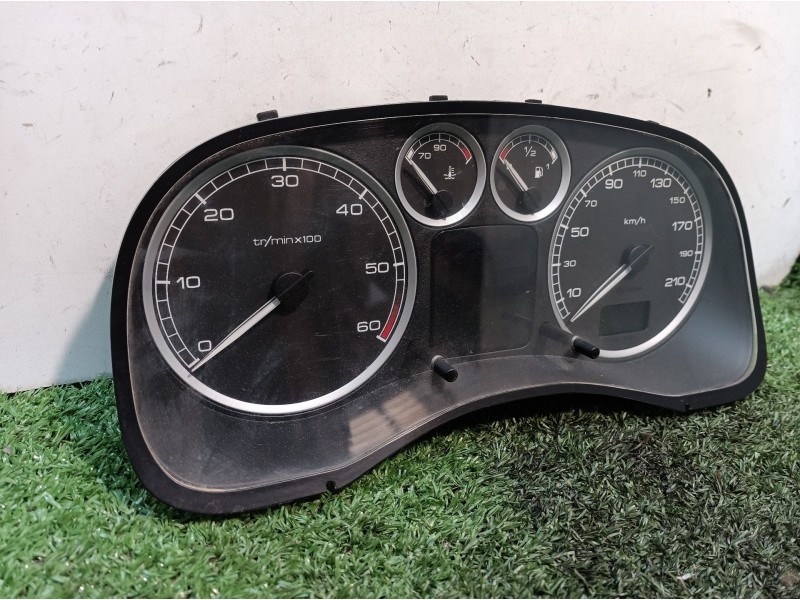 Recambio de cuadro instrumentos para peugeot 307 (s1) xr referencia OEM IAM P9646742480OR00 216518703 216746448