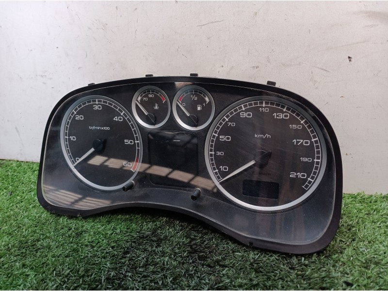 Recambio de cuadro instrumentos para peugeot 307 (s1) xr referencia OEM IAM P9646742480OR00 216518703 216746448