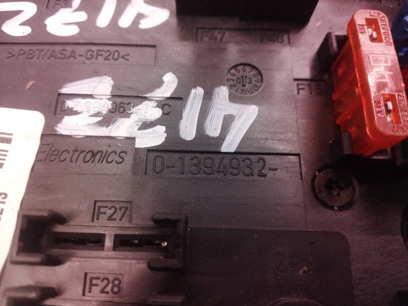 Recambio de caja reles / fusibles para audi a3 (8p) 1.9 tdi ambiente referencia OEM IAM 01394932 01394932 1K0937124