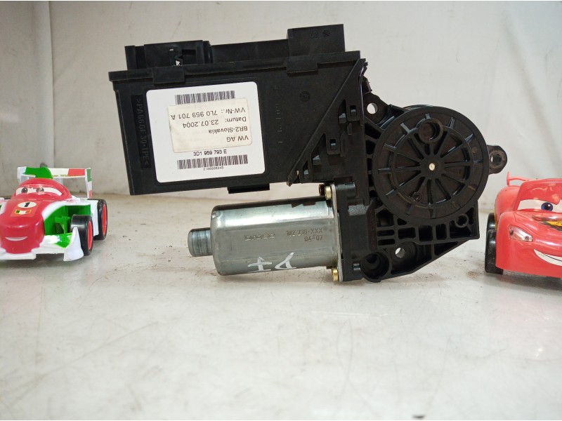 Recambio de motor elevalunas delantero izquierdo para volkswagen touareg (7la) tdi r5 referencia OEM IAM 7L0959701A 7L0959701A 7