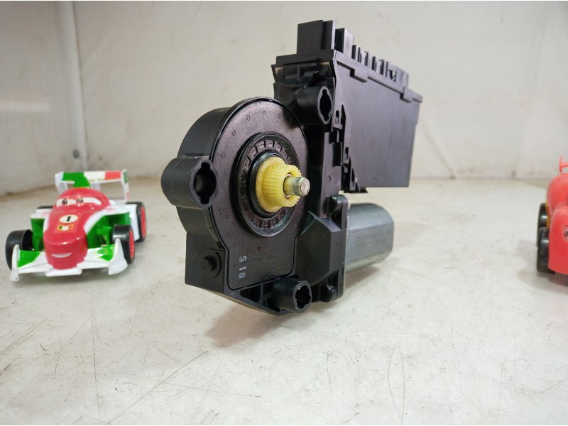 Recambio de motor elevalunas delantero izquierdo para volkswagen touareg (7la) tdi r5 referencia OEM IAM 7L0959701A 7L0959701A 7