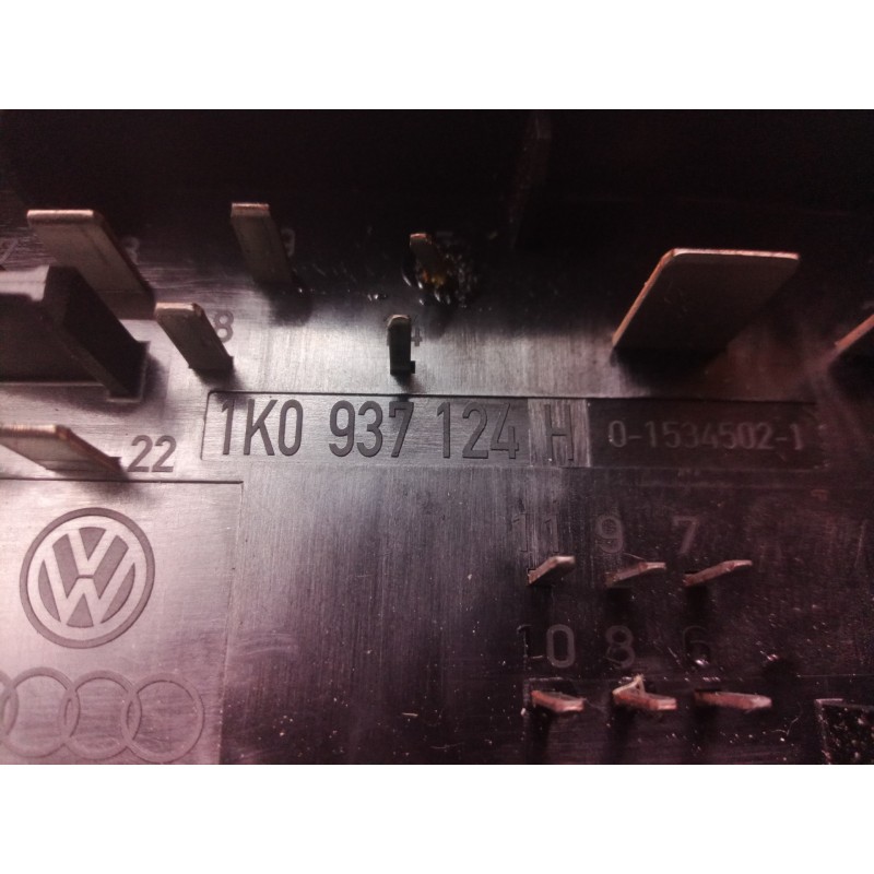 Recambio de caja reles / fusibles para audi a3 (8p) 1.9 tdi ambiente referencia OEM IAM 01394932 01394932 1K0937124