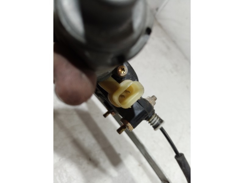 Recambio de motor elevalunas trasero izquierdo para kia rio 1.5 crdi ex2 referencia OEM IAM   