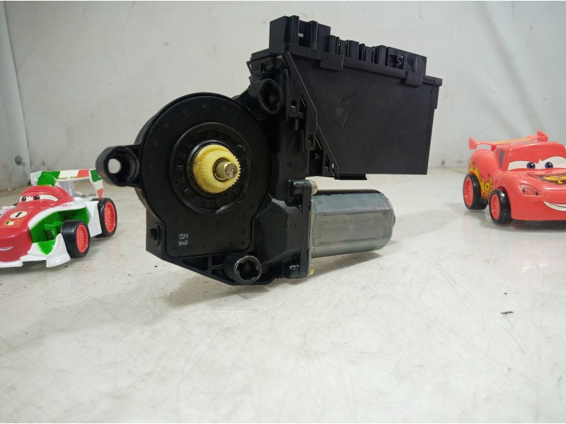 Recambio de motor elevalunas trasero derecho para volkswagen touareg (7la) tdi r5 referencia OEM IAM 7L0959704 7L0959704 7L09597